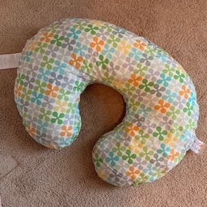 Nursing pillow